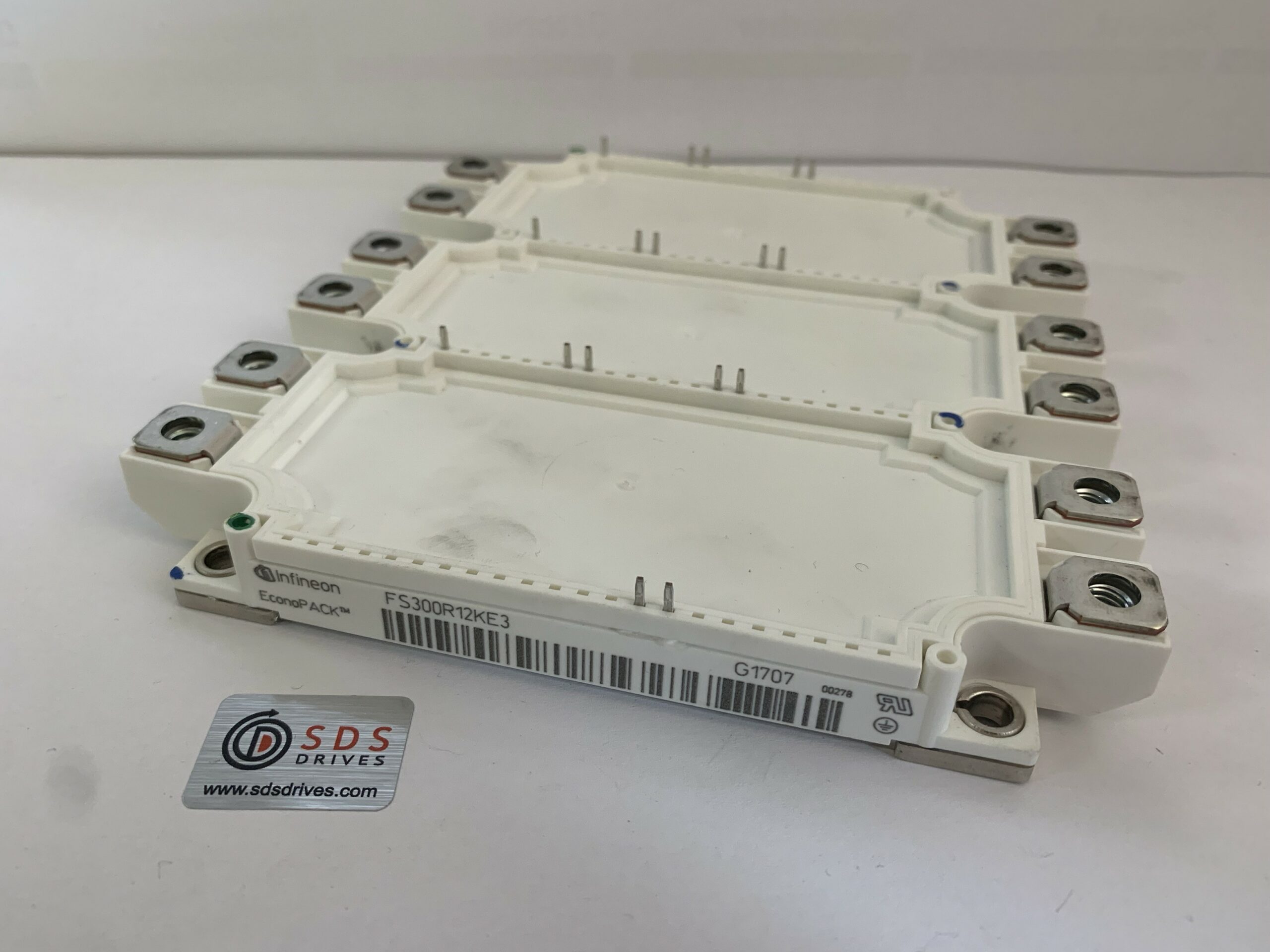 INFINEON 1200 V, 300 A sixpack IGBT module - FS300R12KE3