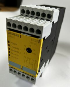 SIEMENS SIRIUS SAFETY RELAYS MECHANICAL 3TK2827-1BB40- Refurb